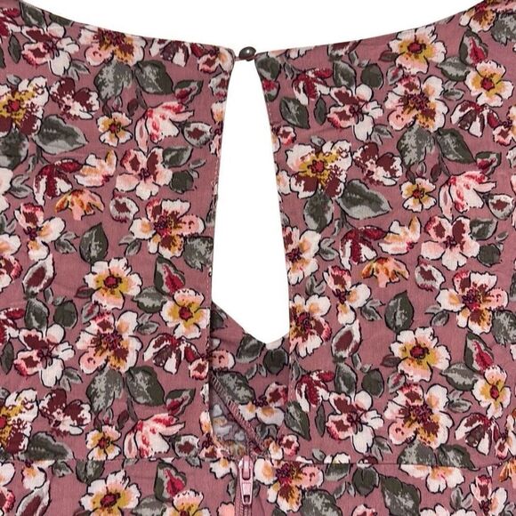 Xhiliration XXL Pink Floral V Neck Romper Keyhole Back Twist Knot Cutout Sleeves - Picture 4 of 12